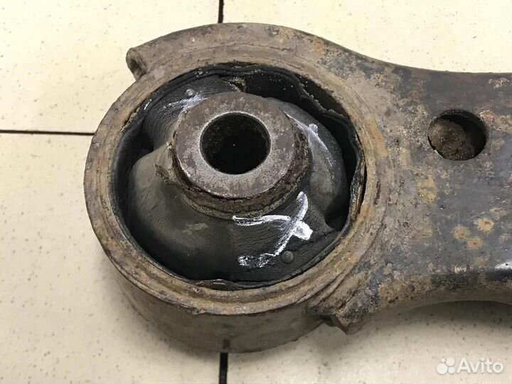 Рычаг передний левый Matrix 2001-2010