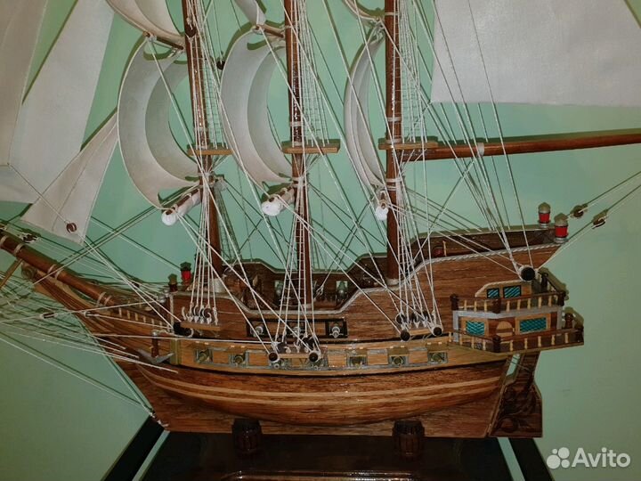 Модель корабля