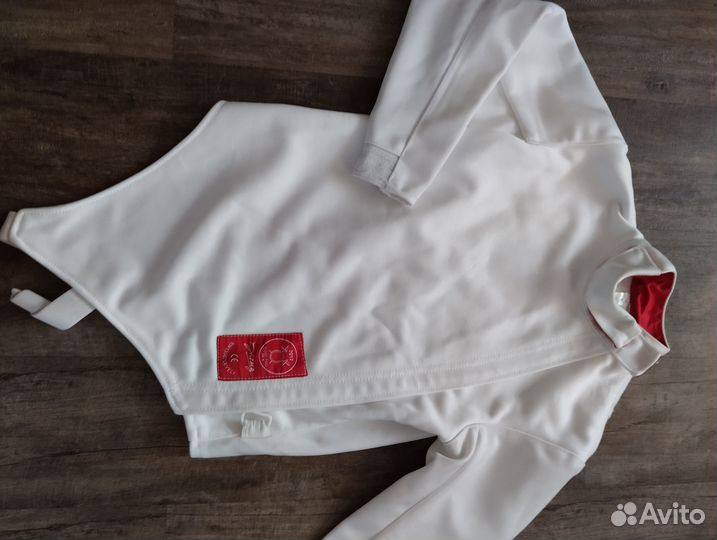 Куртка и комбинезон для фехтования