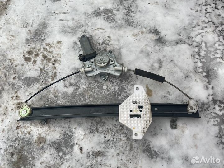 Задний стеклоподъемник ssangyong Kyron