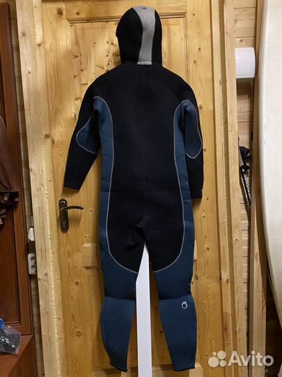 Гидрокостюм