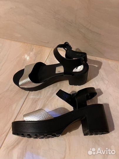 Босоножки 38