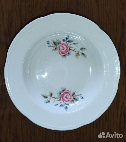 Тарелки керамические глубокие и для вторых блюд