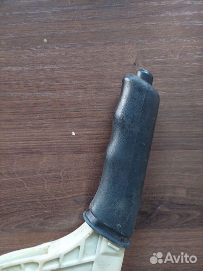 Рычаг стояночного тормоза Ford Focus l