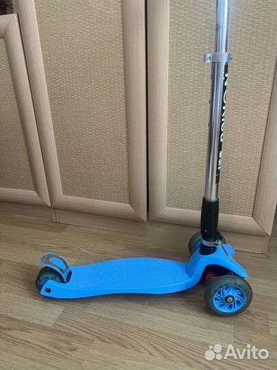 Самокат трехколесный Scooter