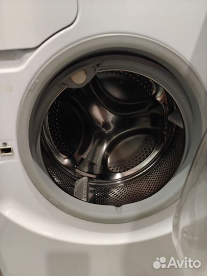 Стиральная машина Hotpoint Ariston aqualtis бу