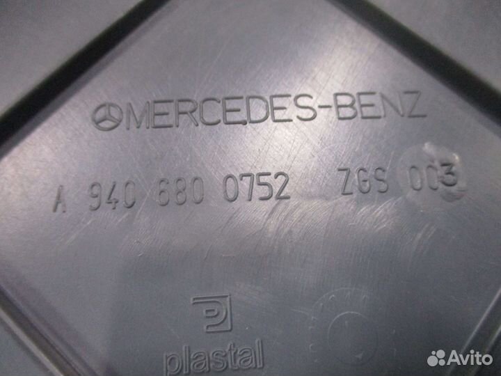 Бардачок Mercedes-Benz A9406800752