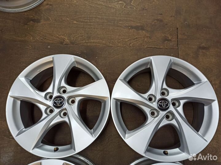 Диски 17 5х114,3 ET45 оригинал Тойота из Японии