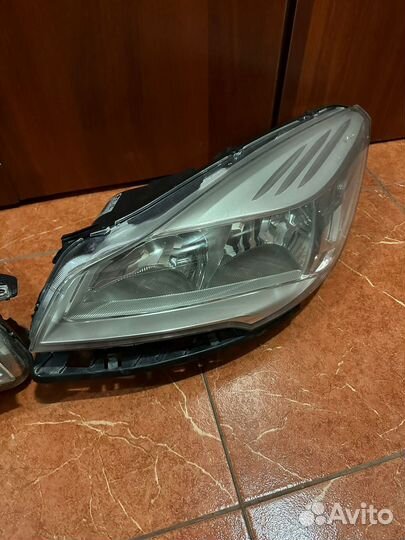 Фара Ford kuga 2