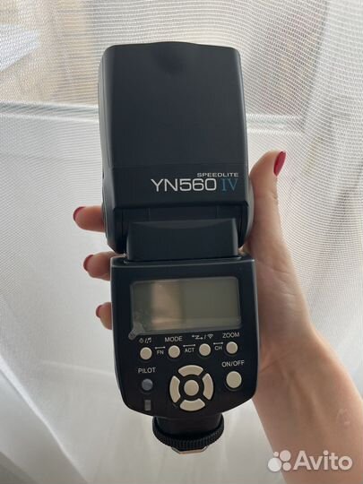 Вспышка yongnuo 560 iv
