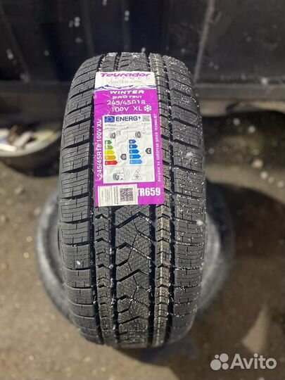 Tourador Winter Pro TS1 275/40 R18 и 245/45 R18
