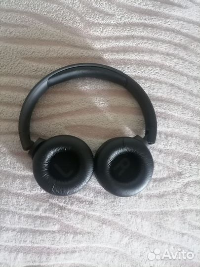 Беспроводные наушники jbl tune 560bt