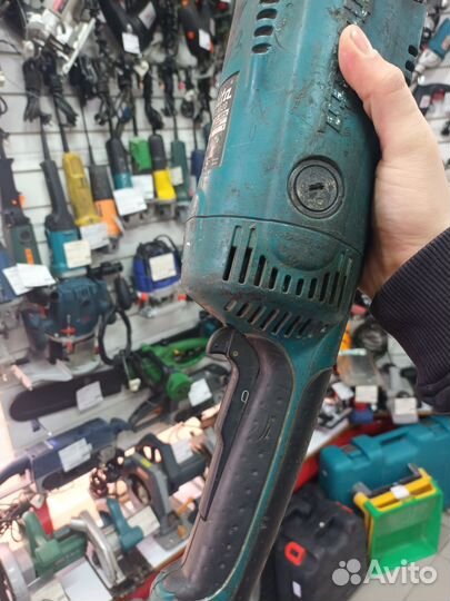 Большая болгарка Makita GA9020