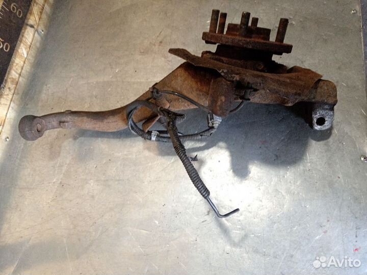 Кулак поворотный передний Nissan Pathfinder R51