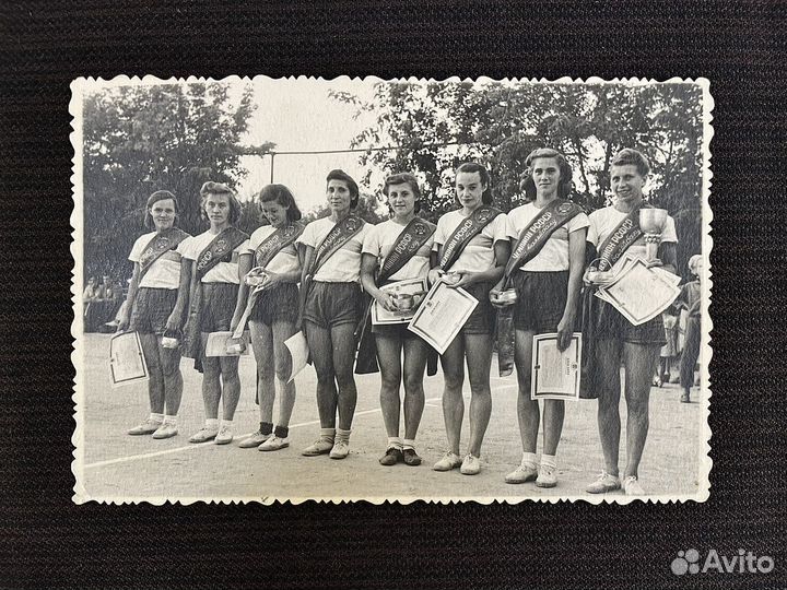 Фотография женской сборной СССР по волейболу 1949г