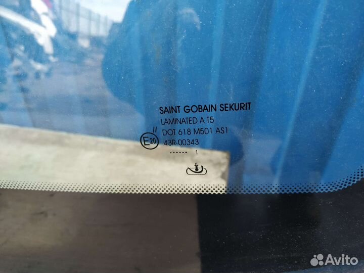Лобовое стекло Kia Venga Hyundai IX20 новое