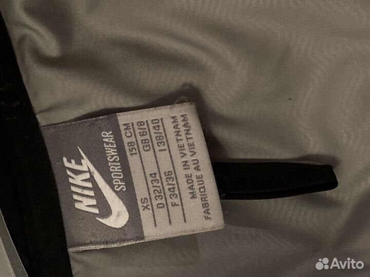 Женский пуховик Nike