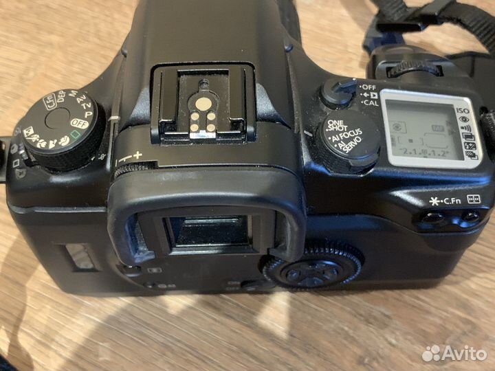 Плёночный зеркальный фотоаппарат Canon EOS Elan 7E