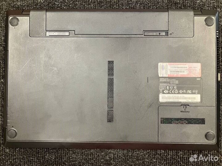 Ноутбук Samsung NP300V5A i5/8GB/GT520MX/256GB SSD