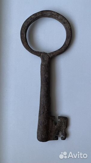 Антикварный кованый редкий амбарный ключ