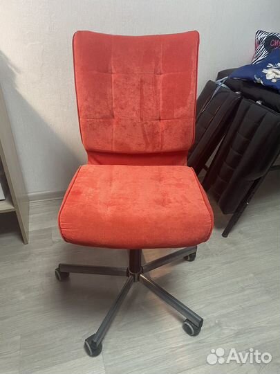 Офисное кресло