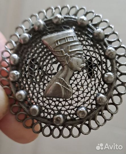 Старинная брошь