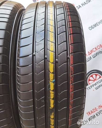 Kumho Ecsta HS51 215/60 R17 96H