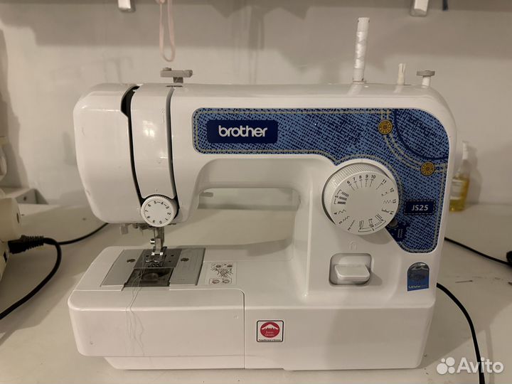 Швейная машина Brother