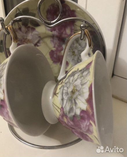 Чайный сервиз на подставке