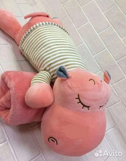 Мягние игрушки(подушка) с пледом 100*130см, новый