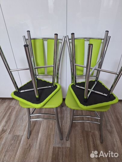 Стулья кухонные комплект из 4 штук б/у