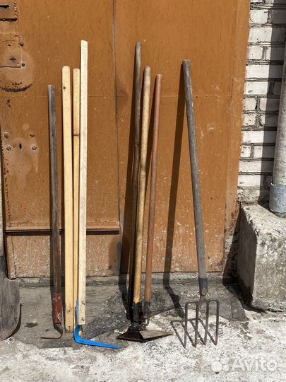 Лопаты, грабли, тяпки, черенок для плоскорез