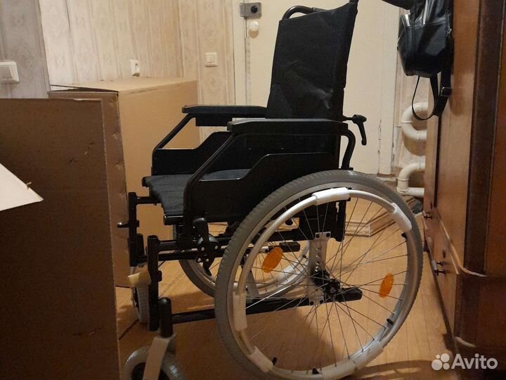 Кресло каляска инвалидная с ручным приводом