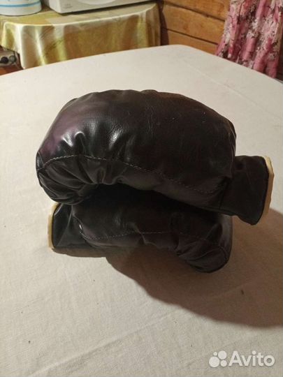 Боксерские перчатки кожаные
