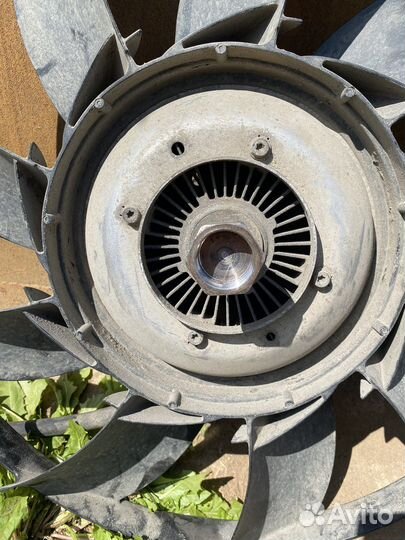 Вентилятор радиатора LR Discovery 4 3.0TDi 3012