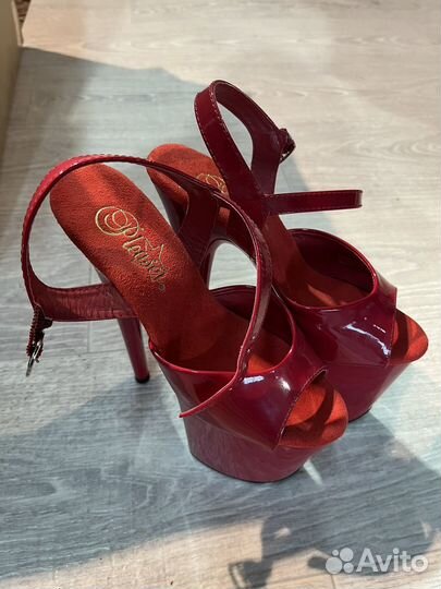 Стрипы pleaser тройки