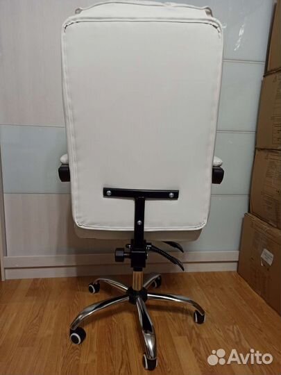 Кресло руководителя новое с бесплатной доставкой