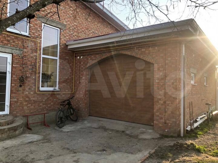 Дом 192 м² на участке 9 сот.