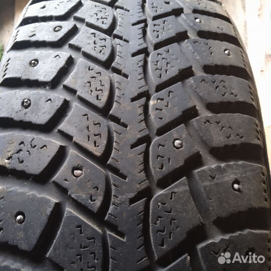 Kumho I'Zen Stud Snow KW11 18.8/65 R15