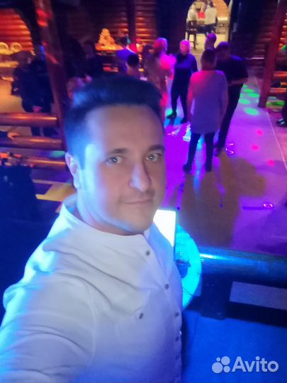 Ведущий и диджей