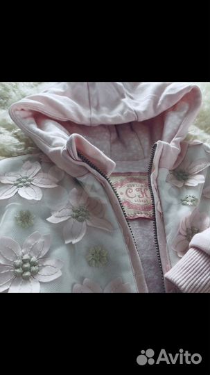 Велюровый спальный конверт с вышитыми цветами