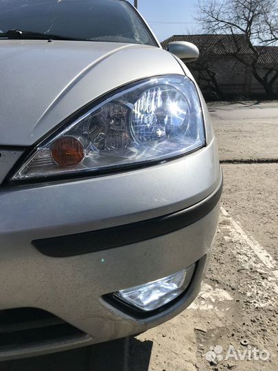 Ford Focus 2.0 AT, 2003, битый, 193 400 км