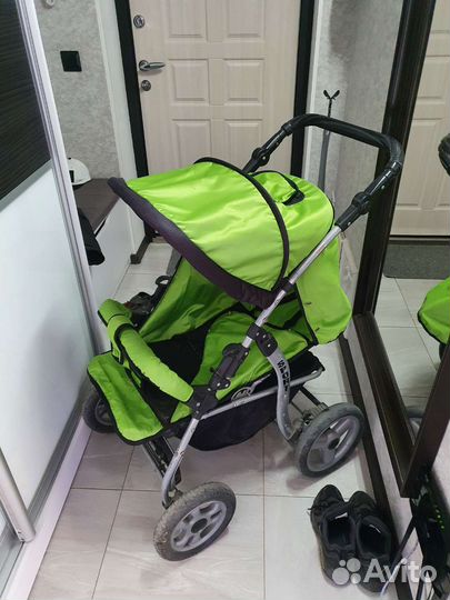 Прогулочная коляска