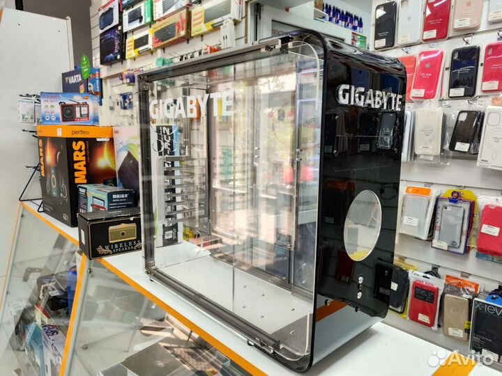 Gigabyte Acrilic корпус ATX