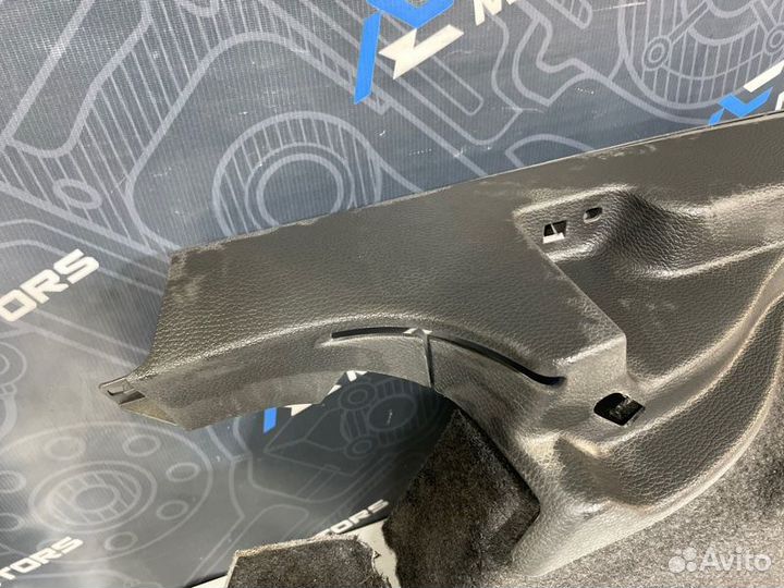 Обшивка багажника правая Volkswagen Passat Variant