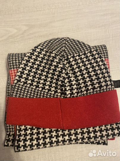 Комплект шапка и шарф Guess