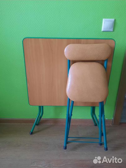 Детский стол и стульчик