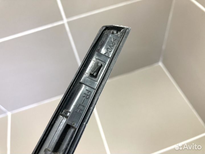 Молдинг передней левой двери Nissan Juke F15