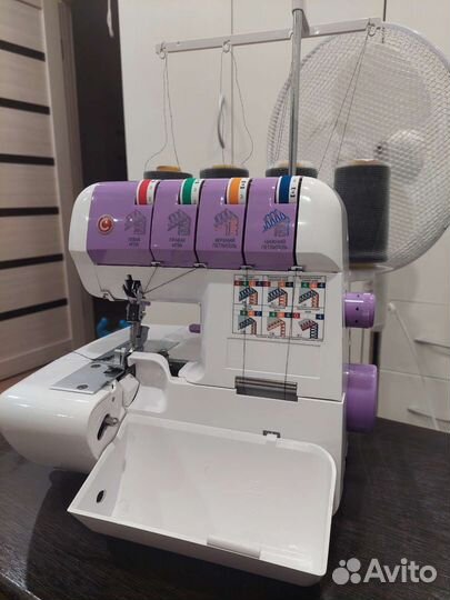 Оверлок comfort 888