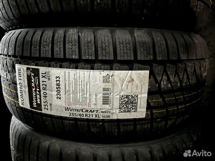 Kumho WinterCraft WS71 255/40 R21 102W